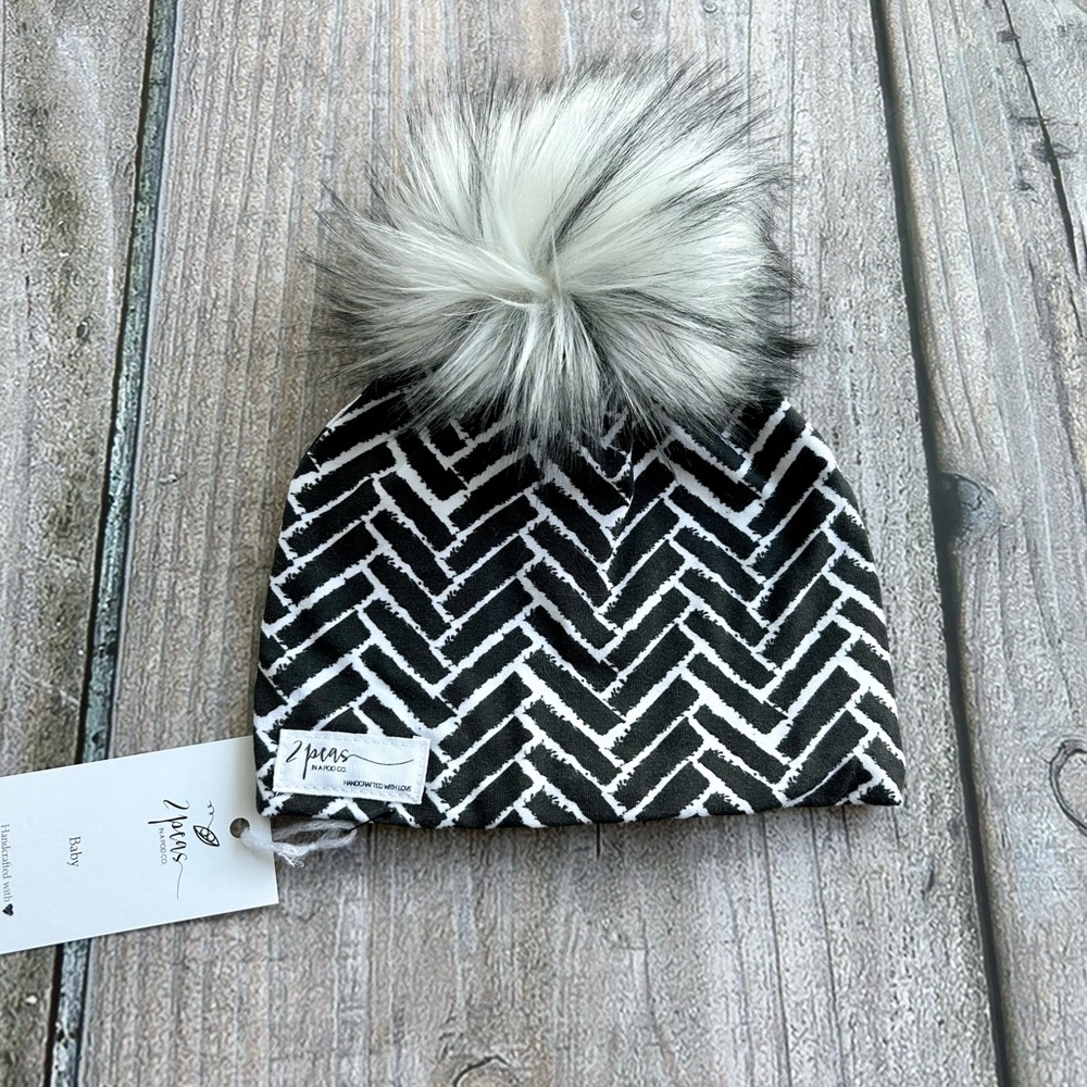 Small 🇨🇦 Shop Handcrafted Baby 0-12mth Size Pom Pom Hat Beanie, Herringbone NWT